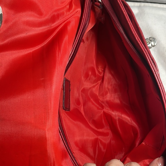 Red Moc Croc Shoulder bag with turn lock pocket enclosures - Picture 11 of 14